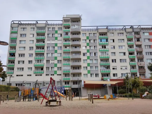 BookNoFees: مطعم – Jedna Báseň – Bratislava – قصيدة واحدة، الصورة 2