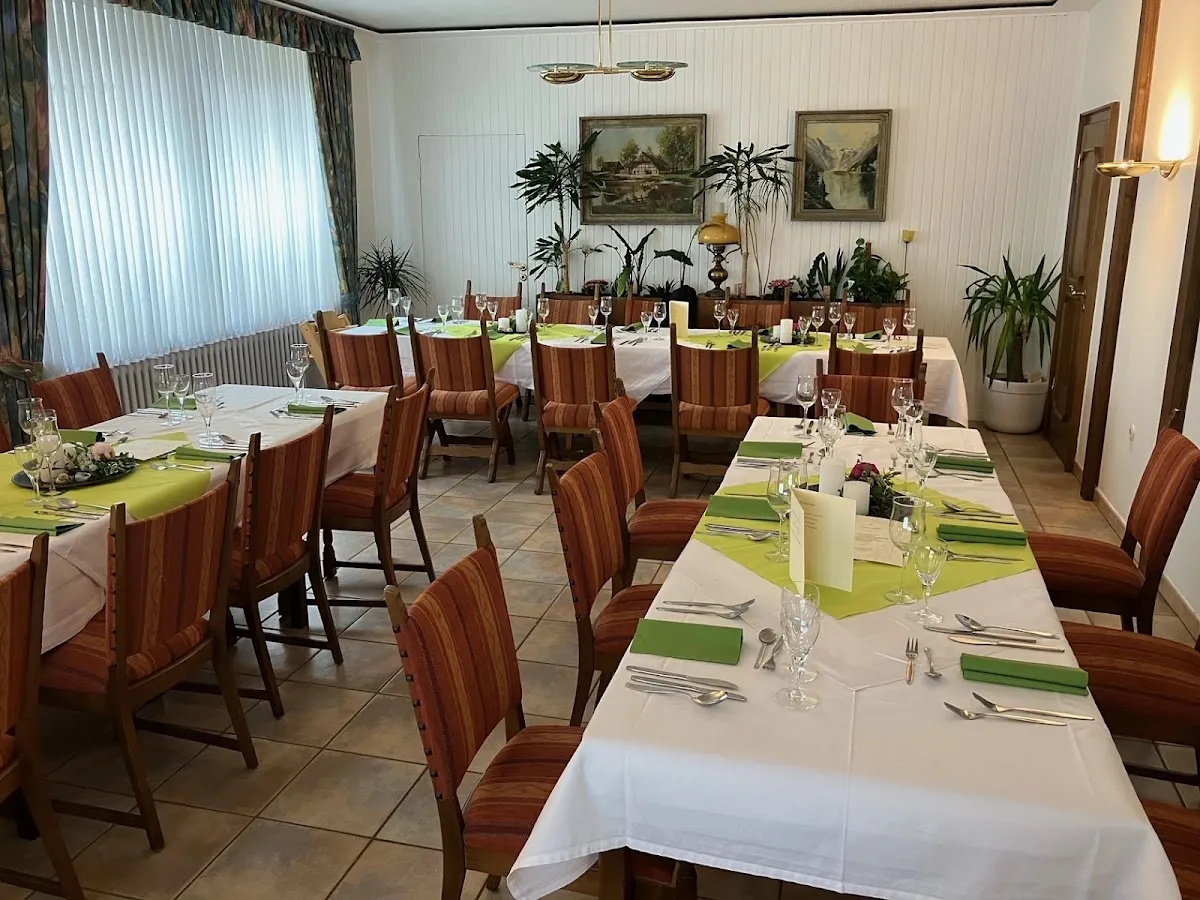 BookNoFees: مطعم – Königshof – Erwitte – Königshof، الصورة 1