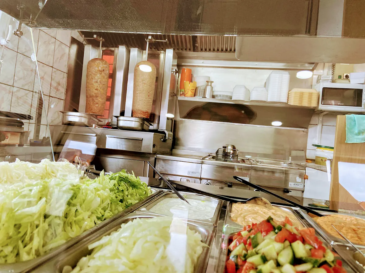 BookNoFees: بار وجبات خفيفة – Sümmern Döner Haus – Iserlohn – Sümmern Döner Haus، الصورة 1