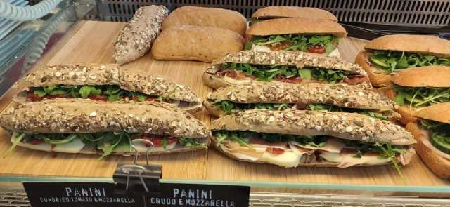 BookNoFees: مقهى – Ciao! Caffé – Helsinki – مرحباً! قهوة، الصورة 3