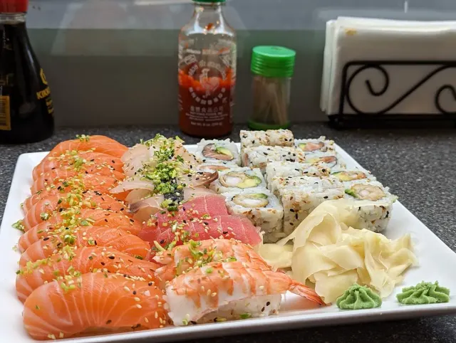 BookNoFees: مطعم – Juicy Sushi – Oslo – سوشي عصير، الصورة 2