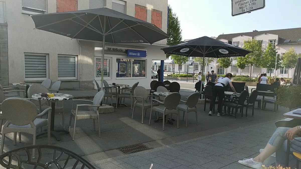 BookNoFees: مطعم – Eiscafé Cortina – Warstein-Belecke – إيس كافيه كورتينا، الصورة 1
