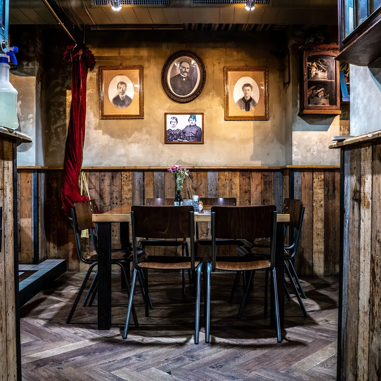 BookNoFees: مطعم – Cannibale Royale Handboogstraat – Amsterdam – Cannibale Royale Handboogstraat، الصورة 1