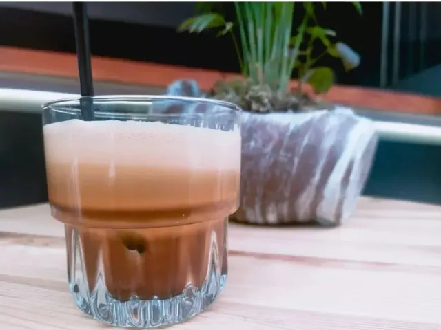 BookNoFees: مقهى – Babylon Cafe – Athens – Babylon Cafe، الصورة 2