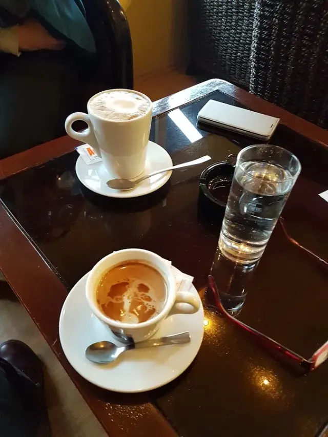 BookNoFees: مقهى – Caffe Bar Aurora – Zagreb – Caffe Bar Aurora، الصورة 2