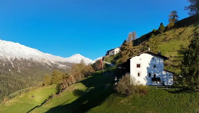 BookNoFees: بيت عطلات في Sta.Maria Val Müstair – عطلة فوق غيوم الحياة اليومية