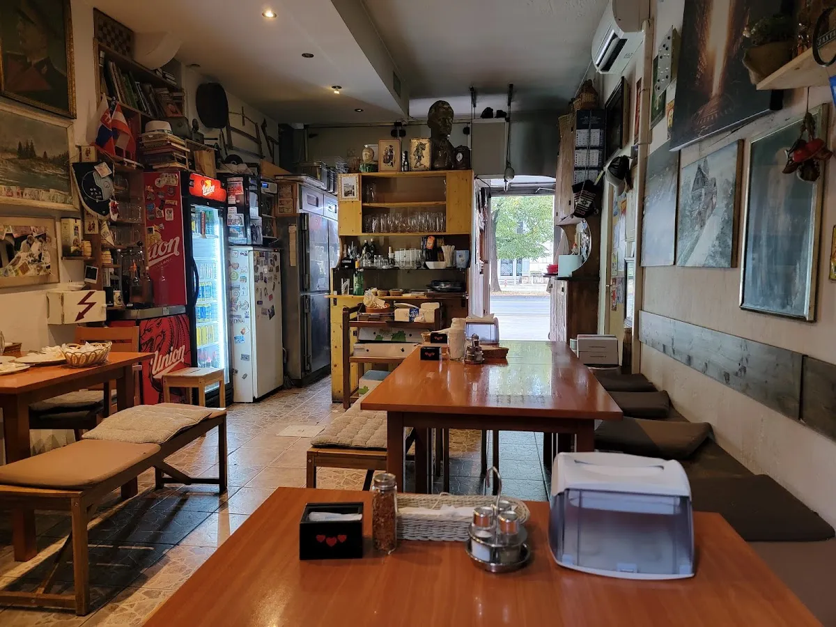BookNoFees: مطعم – Leskovački dvor – Ljubljana – قصر ليسكوفاتس، الصورة 1
