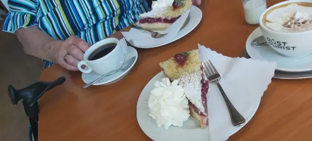 BookNoFees: مطعم – Café und Konditorei Wenning – Herdecke – مقهى ومحل حلويات فينينغ، الصورة 2