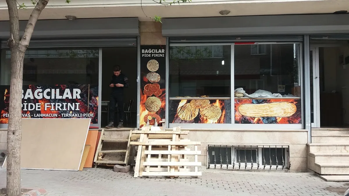 BookNoFees: مخبز – bagcilar pide fırını – Istanbul – مخبز بيد باغجلار، الصورة 1