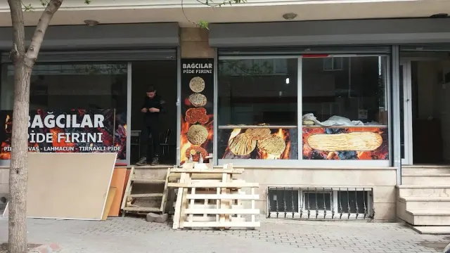 BookNoFees: bagcilar pide fırını, Istanbul
