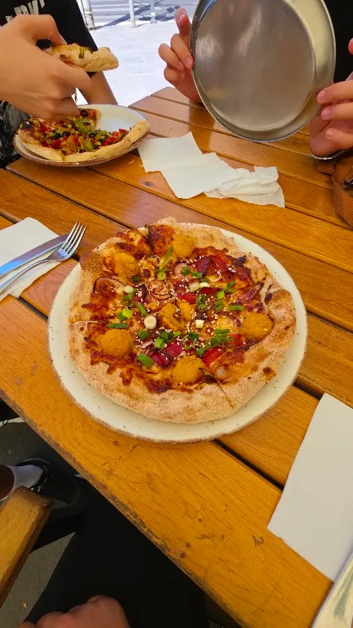 BookNoFees: مطعم – Pizza Hut – Bucharest – Pizza Hut، الصورة 2