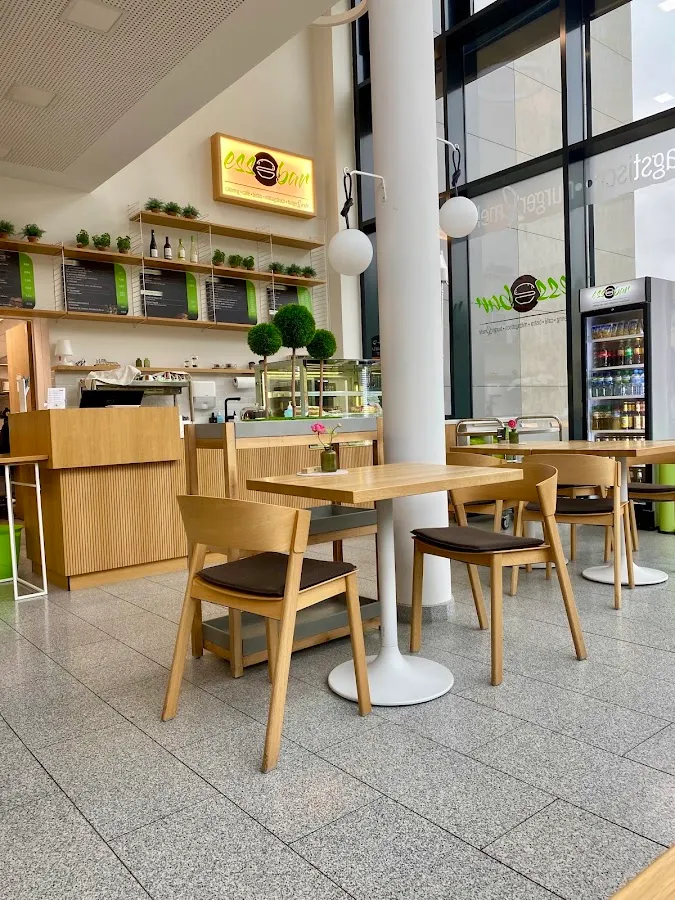 BookNoFees: مطعم – Essbar im KuGA – Bad Wünnenberg – Essbar في KuGA، الصورة 1