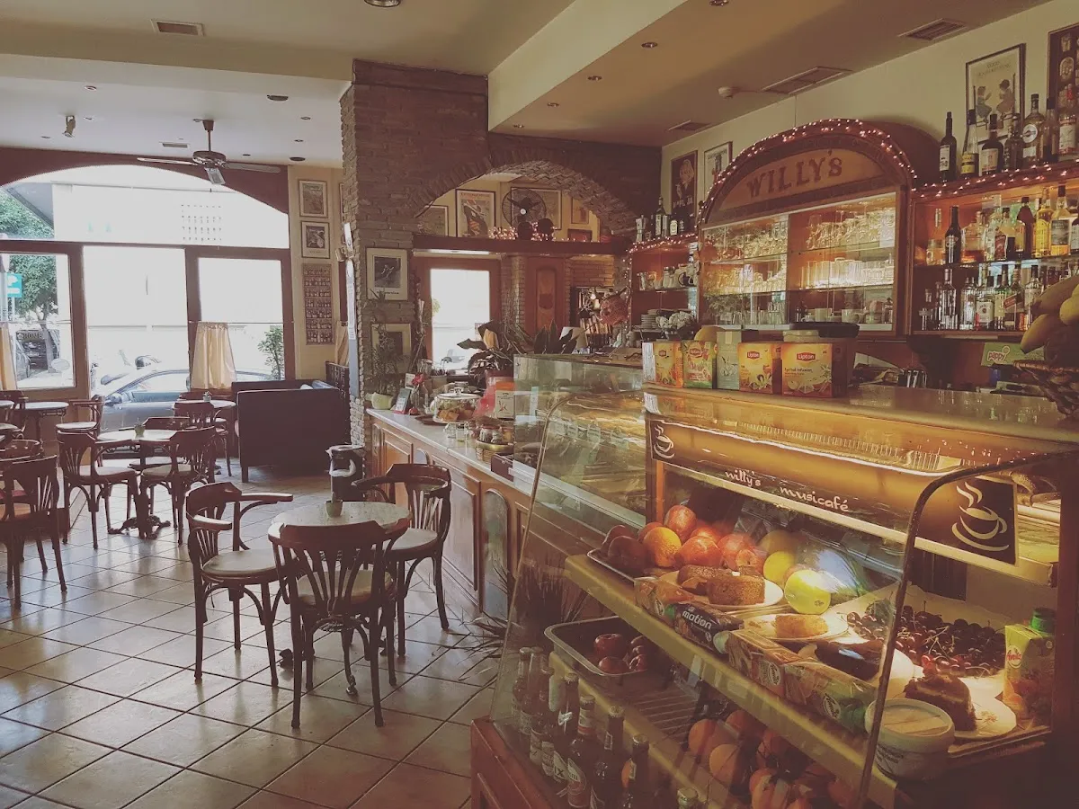 BookNoFees: مقهى – Willy's music cafe – Athens – مقهى موسيقى ويلي، الصورة 1