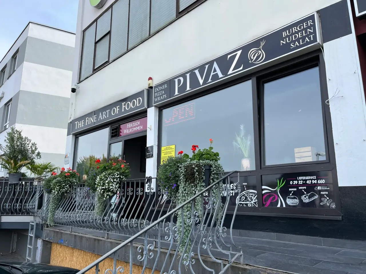 BookNoFees: بار وجبات خفيفة – Pivaz Döner Pizza – Arnsberg-Neheim – بيفاز دونر بيتزا، الصورة 1