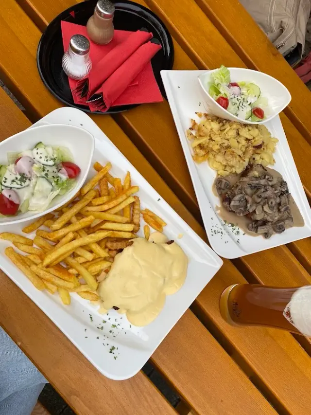 BookNoFees: مطعم – Café zur Burg – Altena – مقهى القلعة، الصورة 3