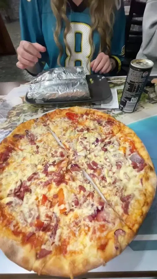 BookNoFees: بار وجبات خفيفة – Jakos Ravintola & Pizzeria – Helsinki – Jakos Ravintola & Pizzeria، الصورة 3