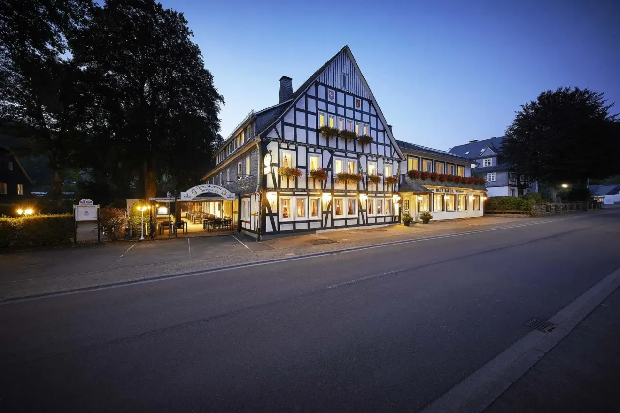 BookNoFees: مطعم – Hotel Haus Rameil – Lennestadt – Hotel Haus Rameil، الصورة 1