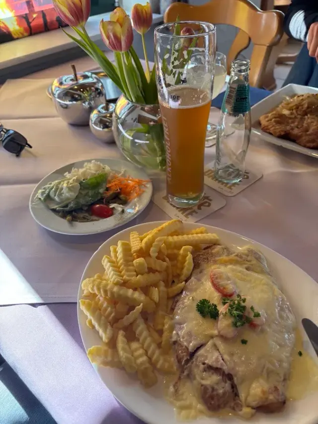 BookNoFees: مطعم – Gaststätte Waldenburg – Attendorn – مطعم والدنبرغ، الصورة 3