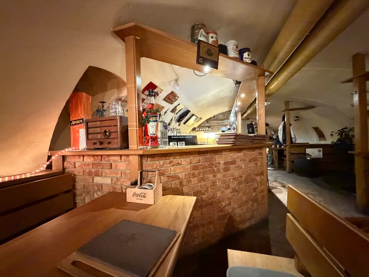 BookNoFees: مطعم – Pivnice u Kozla – Bratislava – حانة كوزل، الصورة 1