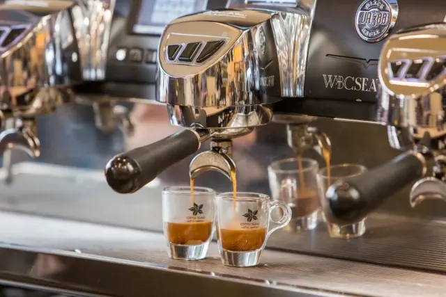 BookNoFees: مقهى – Coffee Island – Athens – Coffee Island، الصورة 2