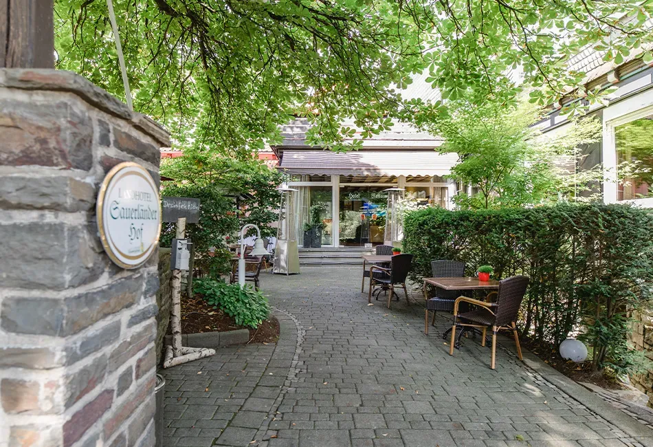BookNoFees: مطعم – Landhotel Sauerländer Hof – Eslohe-Wenholthausen – Landhotel Sauerländer Hof، الصورة 1