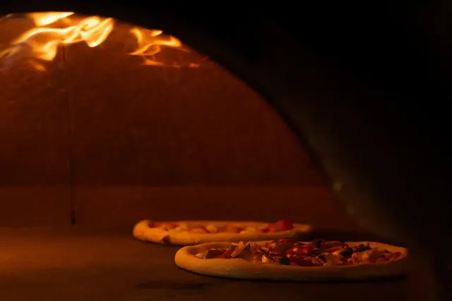 BookNoFees: مطعم – Piccolo Mondo pizzeria – Prague – Piccolo Mondo pizzeria، الصورة 2