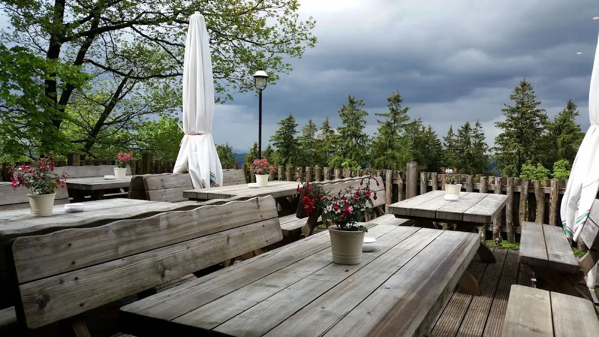BookNoFees: مطعم – Kindelsberg Raststätte – Kreuztal – محطة استراحة Kindelsberg، الصورة 1