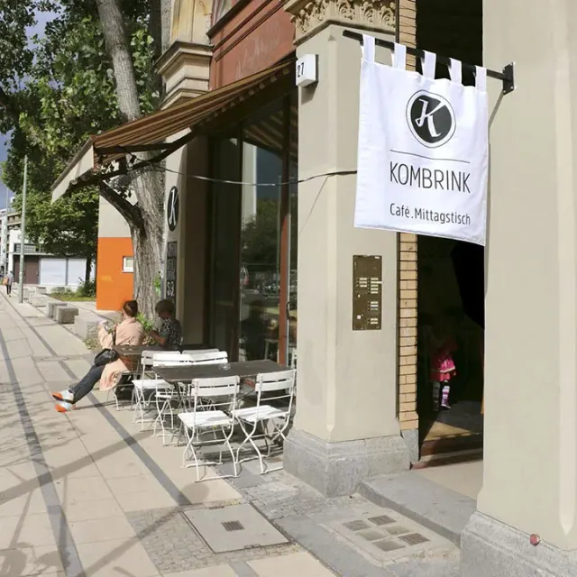 BookNoFees: مقهى – Kombrink – Berlin – Kombrink، الصورة 2