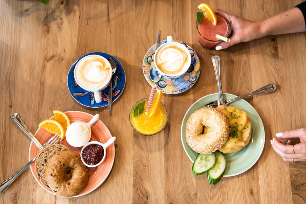 BookNoFees: مقهى – Bagels & Beans – Amsterdam – Bagels & Beans، الصورة 1