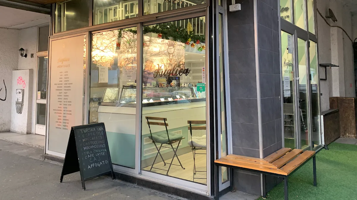 BookNoFees: مقهى – Kuglica – Belgrade – Kuglica، الصورة 1