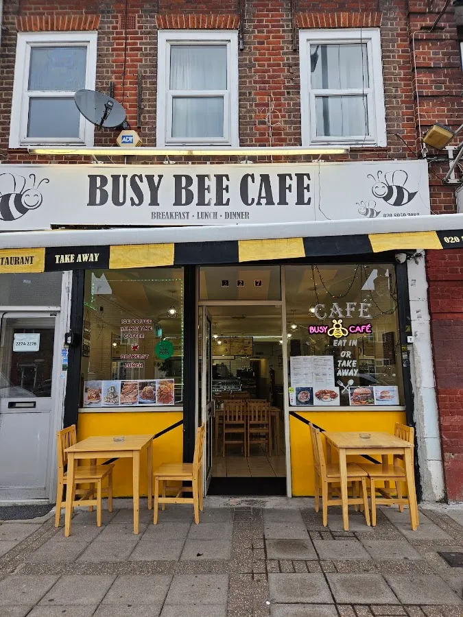 BookNoFees: مقهى – Busy Beez Cafe – London – مقهى Busy Beez، الصورة 1