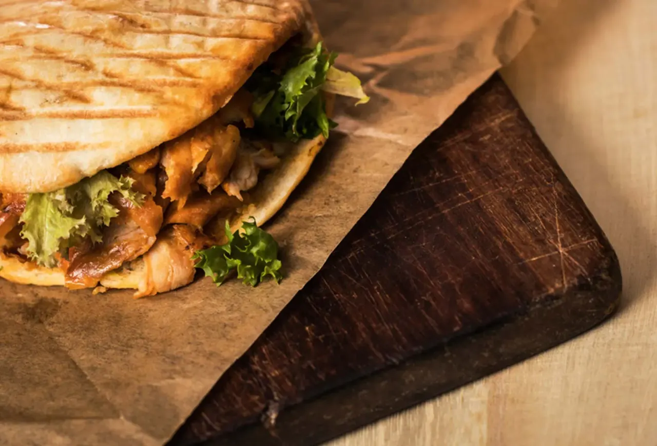 BookNoFees: بار وجبات خفيفة – Kahil Döner Haus – Warstein – Kahil Döner Haus، الصورة 1
