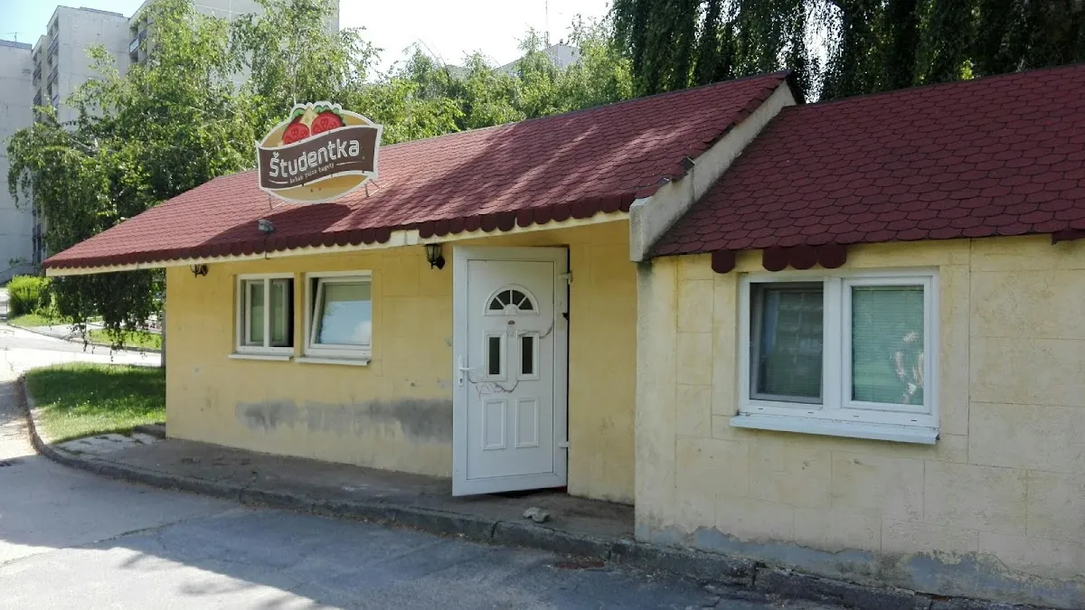 BookNoFees: بار وجبات خفيفة – Študentka – Bratislava – طالبة، الصورة 1