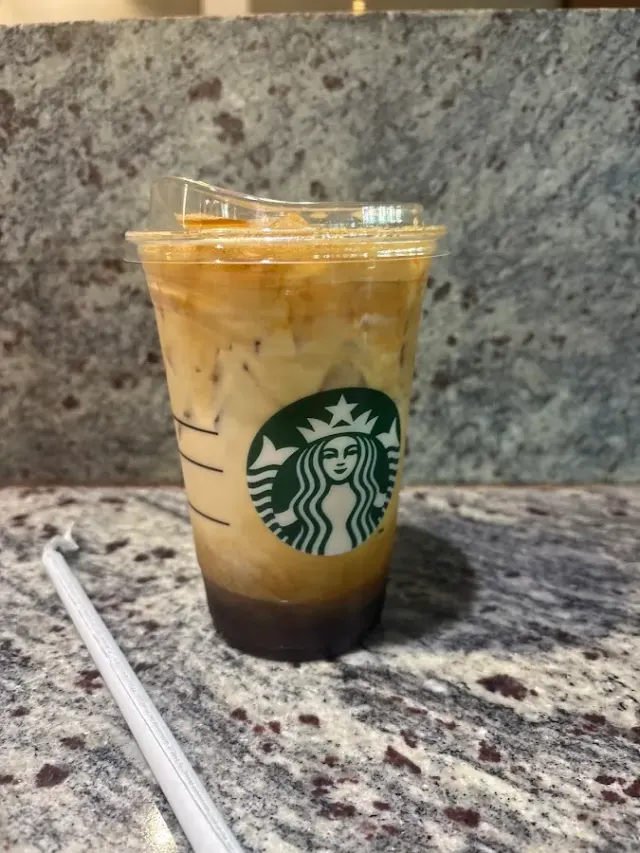 BookNoFees: مطعم – Starbucks – Bucharest – Starbucks، الصورة 2