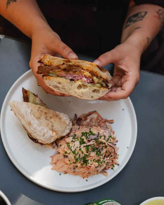BookNoFees: مقهى – Bakers and Roasters – Amsterdam – Bakers and Roasters، الصورة 3