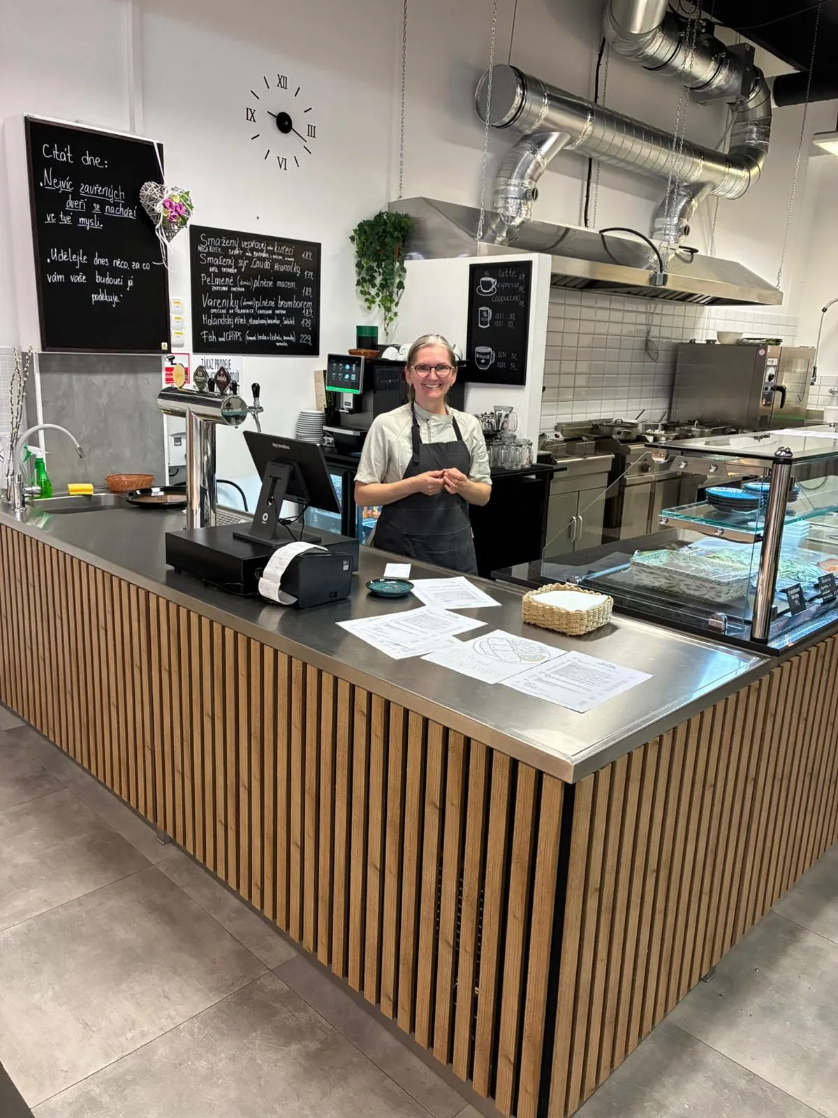 BookNoFees: مطعم – Joy Point Bistro – Prague – Joy Point Bistro، الصورة 1