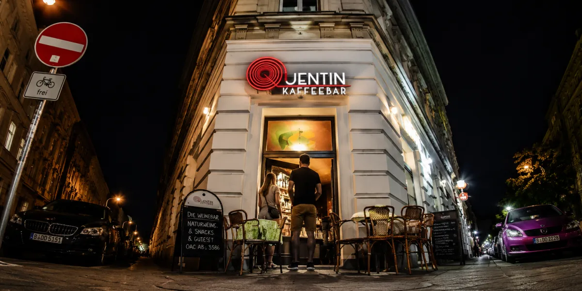 BookNoFees: مقهى – Quentin's Kaffeebar – Vienna – مقهى كوينتين، الصورة 1