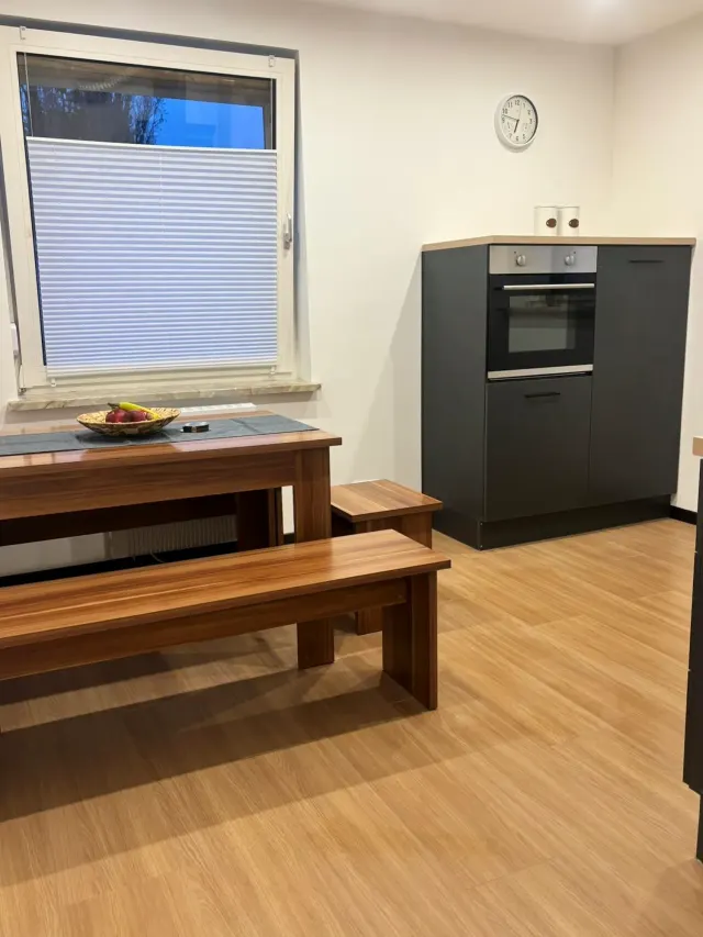 BookNoFees: شقة أرضية حديثة مع حديقة وشواية – Bodenwerder