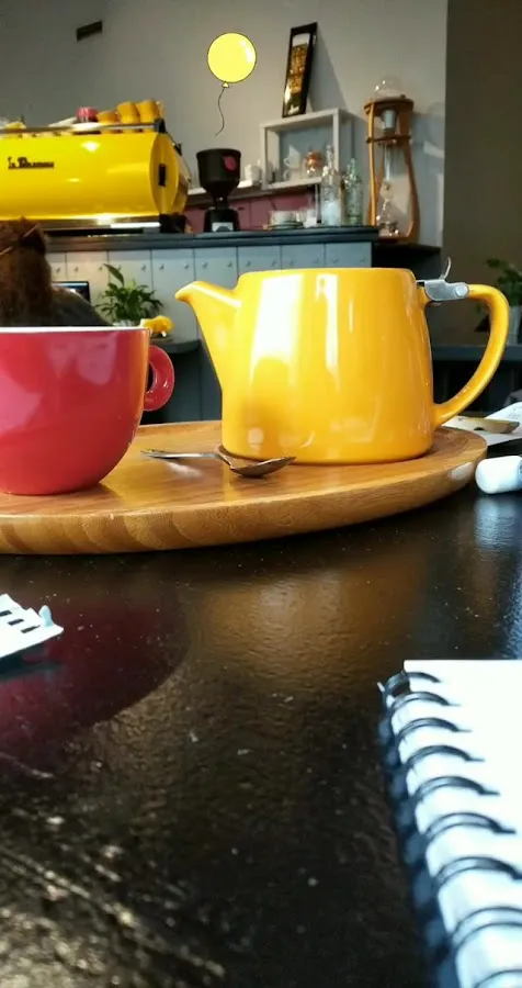 BookNoFees: مقهى – Yellow Cafe – Athens – كافيه يلو، الصورة 3