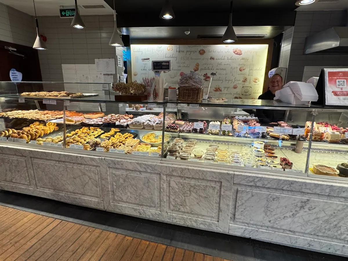 BookNoFees: مخبز – Beyaz Fırın Suadiye – Istanbul – الفرن الأبيض - سوادية، الصورة 1