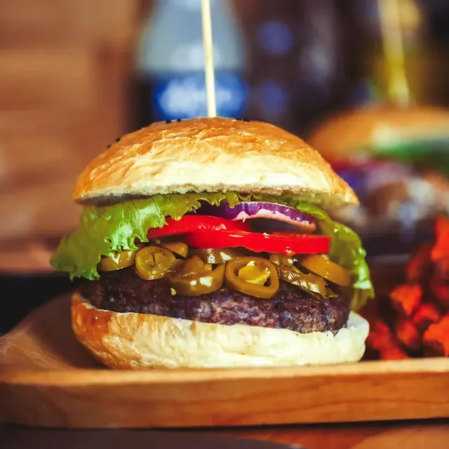 BookNoFees: بار وجبات خفيفة – Hamburger z Karaibów – Warsaw – برجر من الكاريبي، الصورة 2