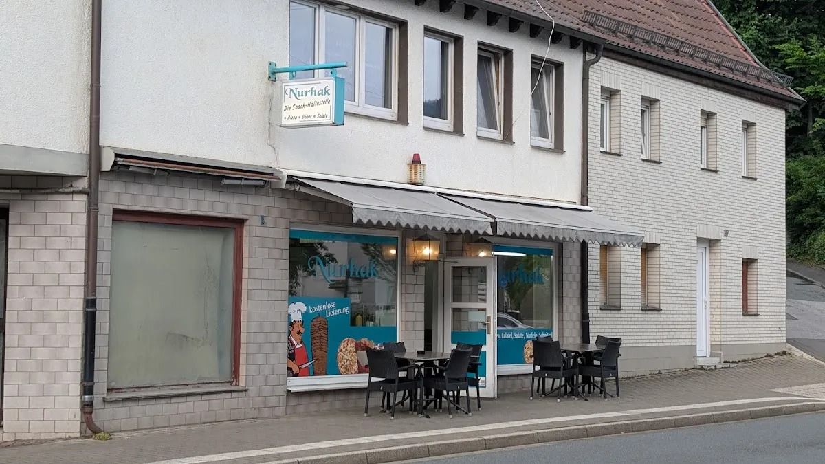 BookNoFees: بار وجبات خفيفة – Nurak Döner-Pizza-Schnellrestaurant – Lennestadt – مطعم Nurak السريع للدونر والبيتزا، الصورة 1