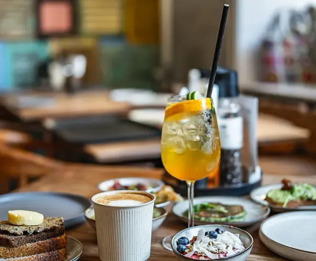 BookNoFees: مقهى – Cafe Livingstone – Copenhagen – مقهى ليفينغستون، الصورة 2
