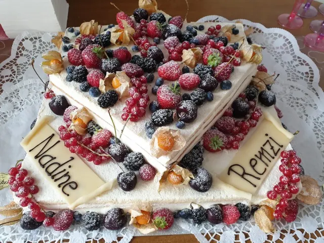 BookNoFees: مخبز – Bäckerei & Café Becker – Meschede – مخبز ومقهى بيكر، الصورة 3