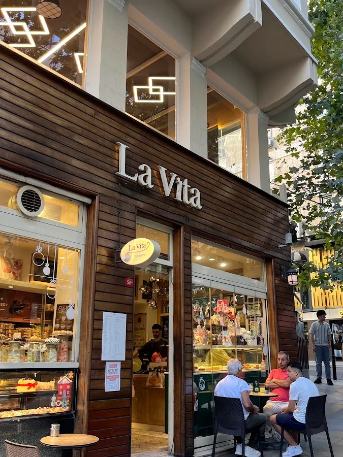 BookNoFees: مخبز – La Vita Patisserie – Istanbul – La Vita Patisserie، الصورة 1