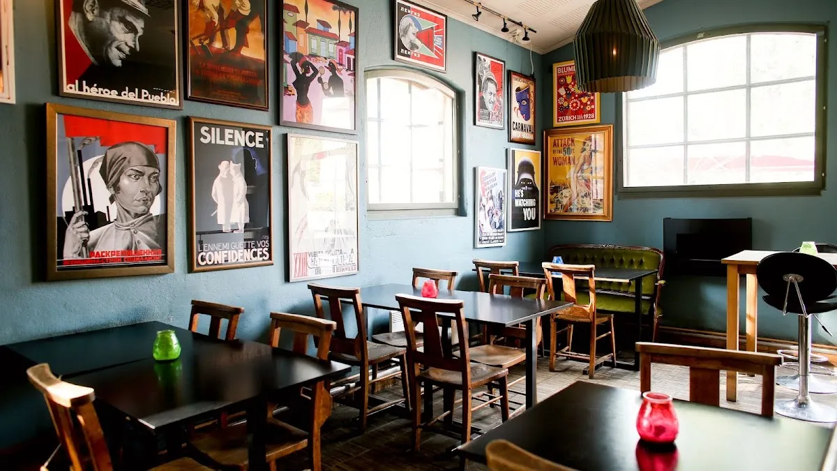 BookNoFees: مقهى – Café Teater – Oslo – Café Teater، الصورة 1