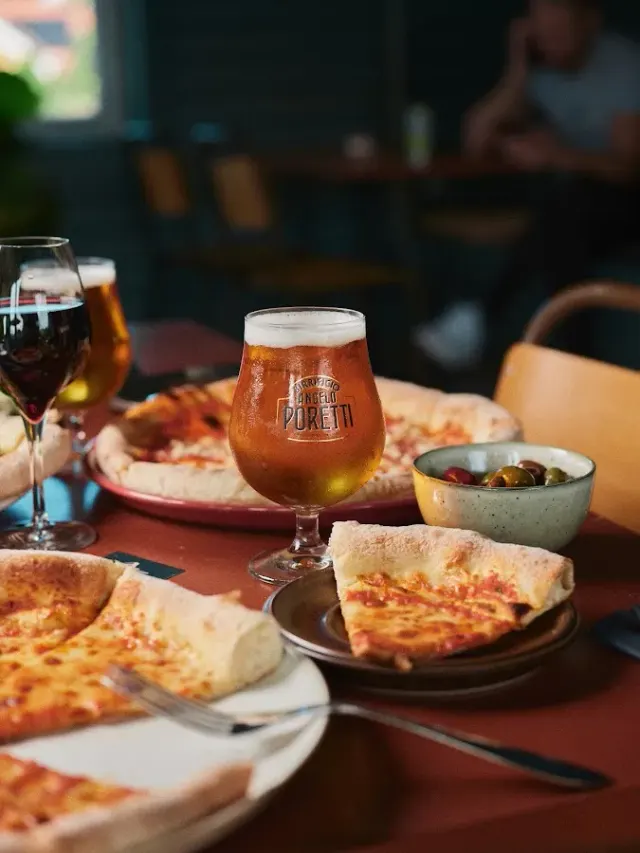 BookNoFees: مطعم – Vår Pizza – Stockholm – Vår Pizza، الصورة 3