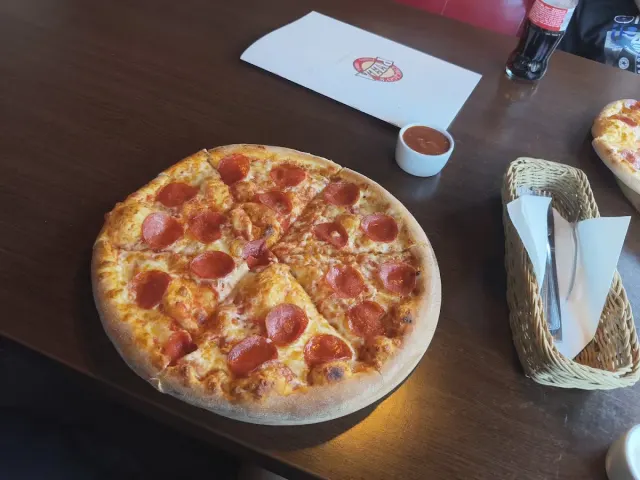 BookNoFees: مطعم – Chicago's Pizza – Warsaw – Chicago's Pizza، الصورة 2