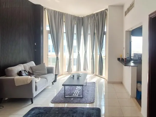 BookNoFees: استوديو مركزي أنيق مع مسبح وموقف سيارات – Dubai
