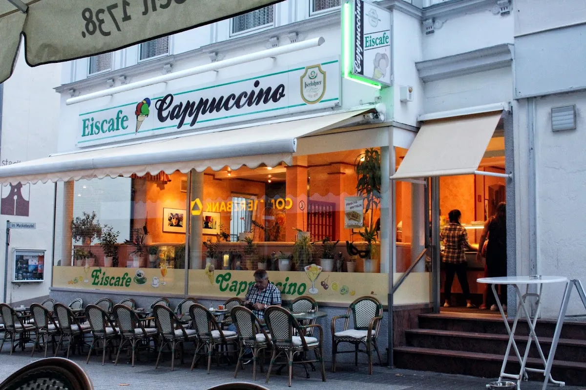BookNoFees: مطعم – Eiscafé Cappuccino – Altena – مقهى آيس كريم كابتشينو، الصورة 1